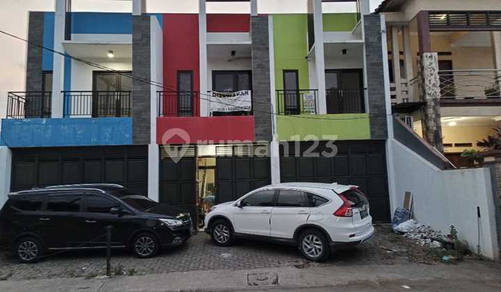 Two-Story Shop House in Babakan Binong Curug Two-Story Shop House in Babakan Binong Curug