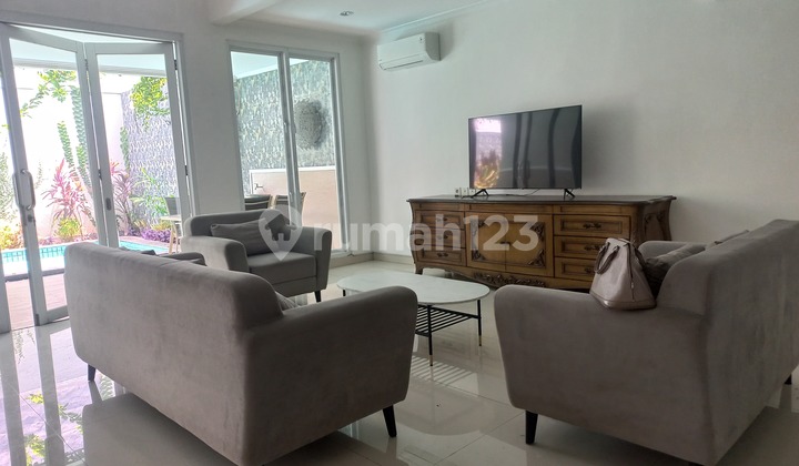 Rumah With Pool @ Sentral Lippo Karawaci 2