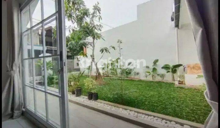 Rumah Luas Dekat Sumarecon Bekasi 2