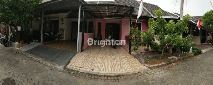 Rumah di Metland Tambun depan taman  1