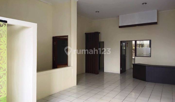 Strategic 2-storey shophouse for sale in Ubung Denpasar 2