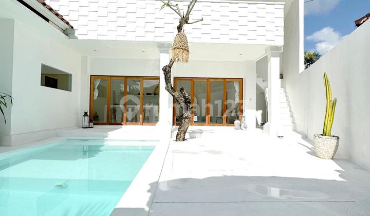 FOR SALE MODERN MINIMALIST VILLA LOCATED IN BENOA