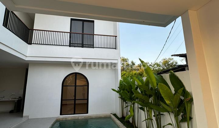 Villa Baru Kawasan Kutuh Bergaya Mediterania