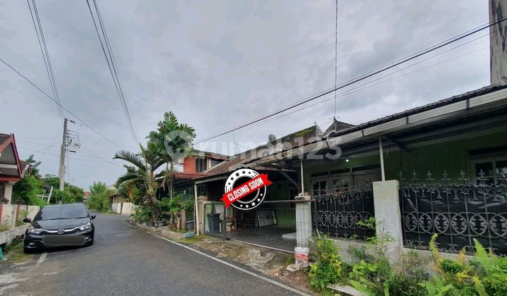 Very Strategic House in Condongcatur Housing Complex 2