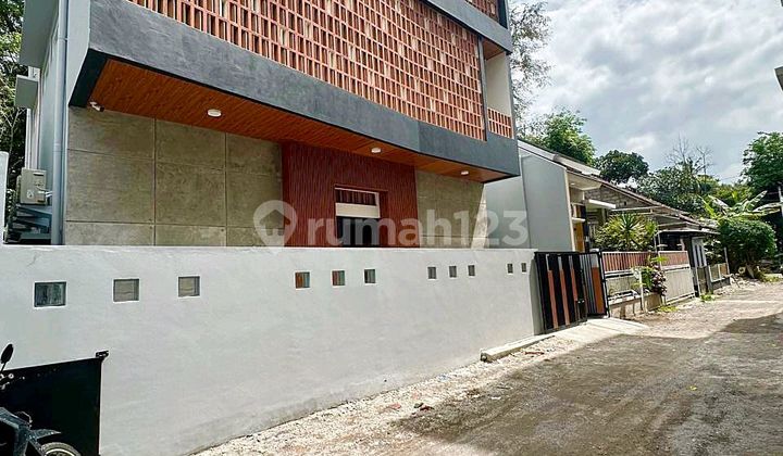 Exclusive Boarding House 10 Bedrooms Kaliurang Road Km 13.5 UII Campus 1