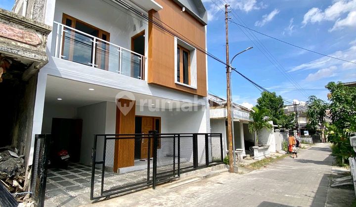 2-story house on Magelang Road, inside the ring road, near Jogja City Mall 1