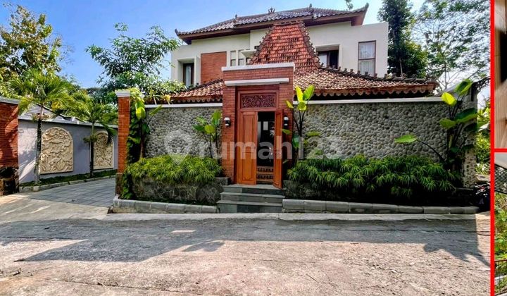 Rumah Villa Tropis Kolam Renang Balecatur Gamping