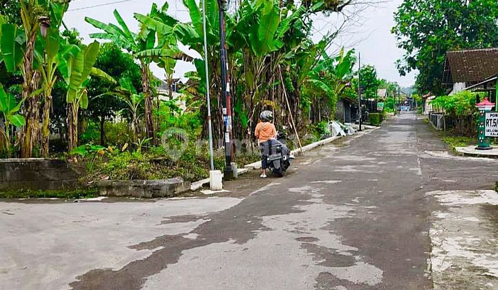 Yard Land Location Selomartani Near Prambanan Temple Yard Land Location Selomartani Near Prambanan Temple
