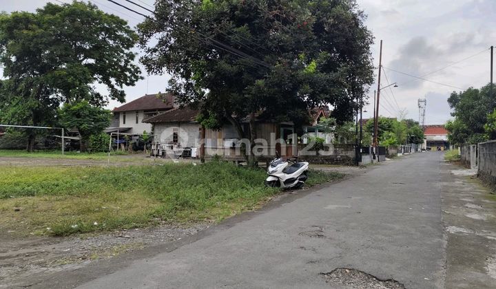 Large, Very Strategic Land in Tajem, Maguwoharjo, Suitable for Residential Plots