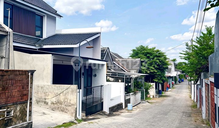 Rumah Siap Huni 2 Lantai Perumahan Berbah Strategis