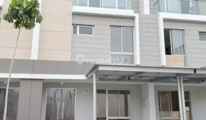 Dijual Cepat Rumah Siap Huni 3 Lantai Bagus Unfurnished di Perumahan Golf Island Pantai Indah Kapuk, Jakarta Utara 2