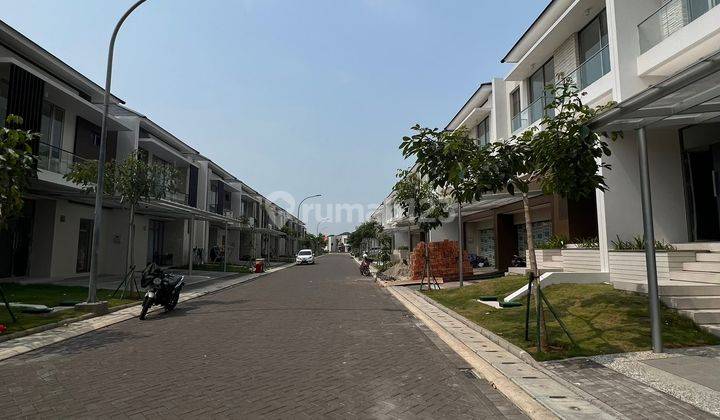 Disewakan Rumah Siap Huni View Danau di Perumahan Pik 2 Tahap 1 pantai Indah kapuk 1