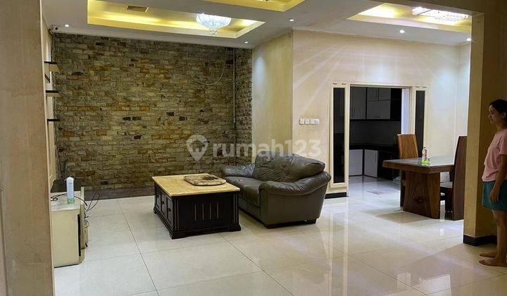 Rumah Semi Furnish Siap Huni sudah Di Renovasi di Komplek Perumahan Golf Lake Residence - Cengkareng  1