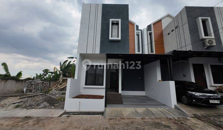 Townhouse Keren 2 Lantai, Desain Skandinavian, One Gate, Lingkungan Asri Lokasi Strategis Dekat Pintu Tol Jatiwarna 1