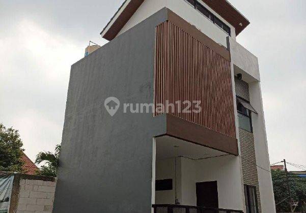 Townhouse 2 Lantai Di Utan Kayu Jaktim, Strategis Dekat Lrt, Kampus Unj Dan Pintu Tol Rawamangun 1