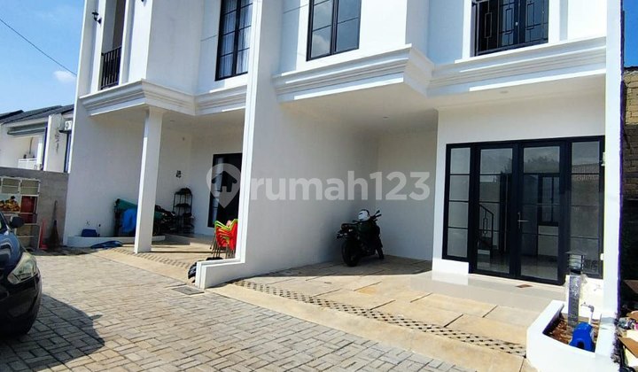 FLASH SALE Townhouse 2 lantai Idaman, Selangkah dari Margonda Depok, dekat dengan Semua Kebutuhan