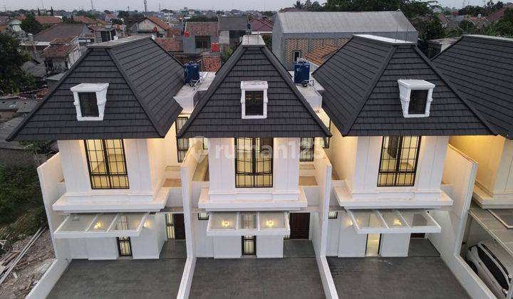 Rumah Mewah 2 Lantai di Jatimakmur Jatimekar Bekasi, Strategis Dekat Pintu Tol Jatiwarna Dan Jatiasih, 10 Menitan Ke Pondok Gede, Carport 2 Mobil 1
