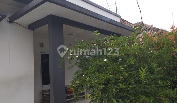 Single-story house in Pasar Lama, Sukasari, Tangerang City. 2