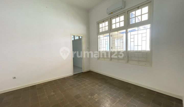 Disewa Rumah Spacious Garden Menteng Jakarta Pusat 2