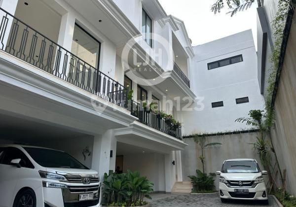 Dijual Rumah Mewah di Kebayoran Baru, Jakarta Selatan