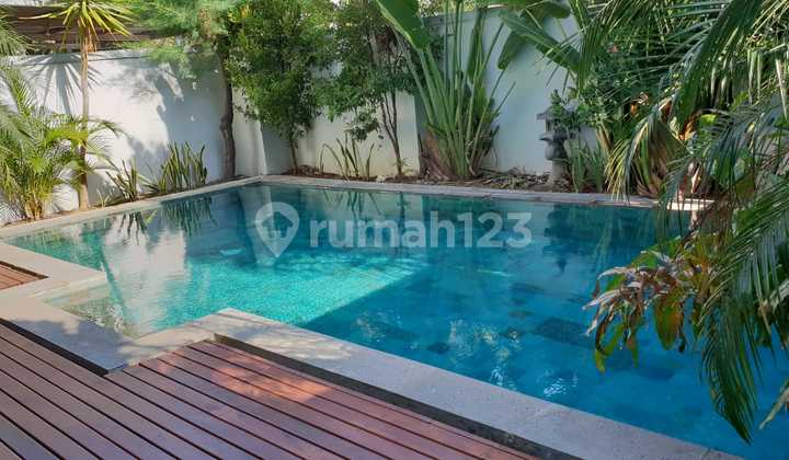 Family Villa Bale Mansion on Sunset Road 2