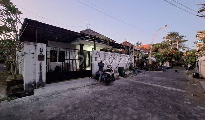 Rumah Disewakan di  Batan Kangin - Tibubeneng 1
