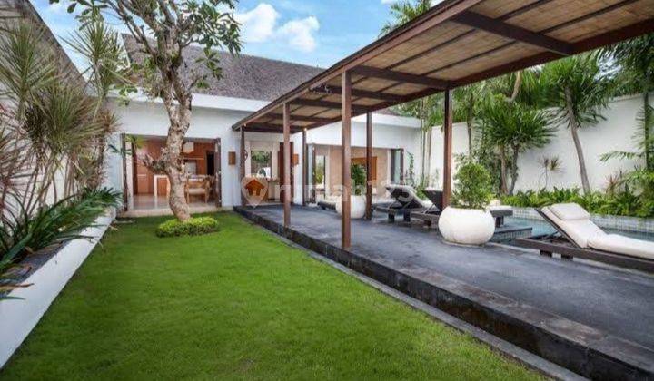 Tropical Modern Villa in Batubelig Seminyak 1