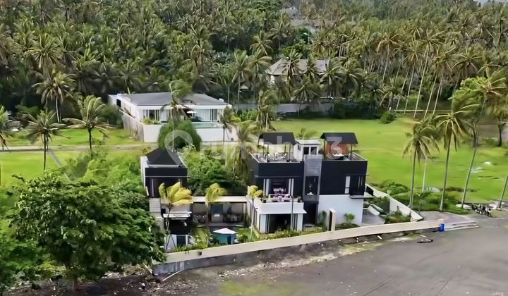 Luxury Beachfront Villa Modern di Saba Gianyar