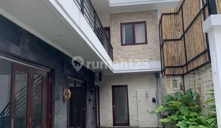 Villa Tropis In Taman Sari Seminyak