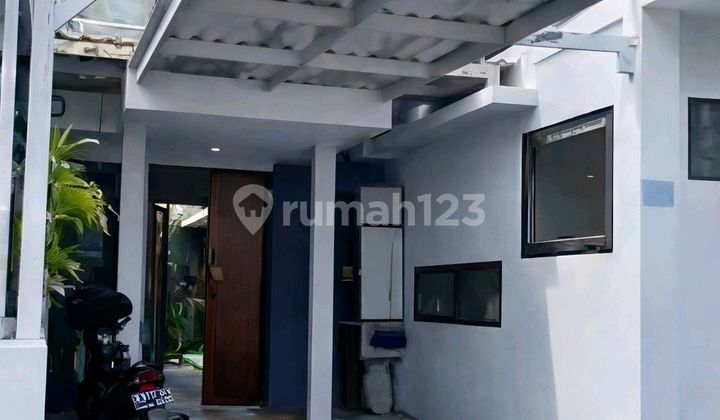 Minimalist House with Private Pool in Renon