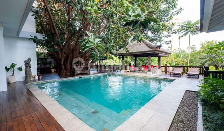 Villa Tropis Modern di Pantai Berawa Canggu Villa Tropis Modern di Pantai Berawa Canggu
