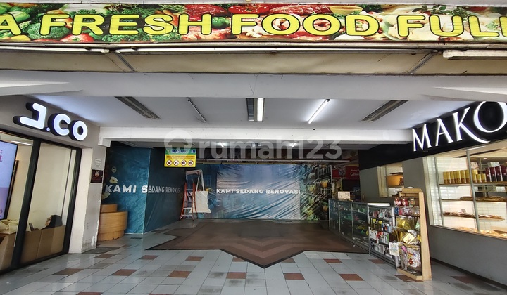 Rent Strategic Ex Supermarket Building in Central Gatsu