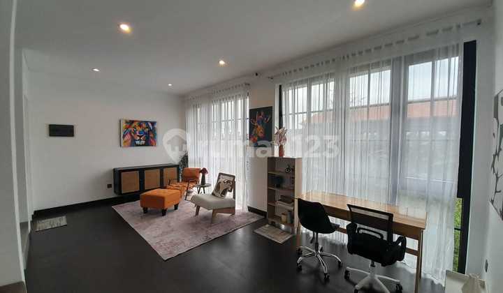 Modern Tropical Villa Near City Center in Bitera Gianyar