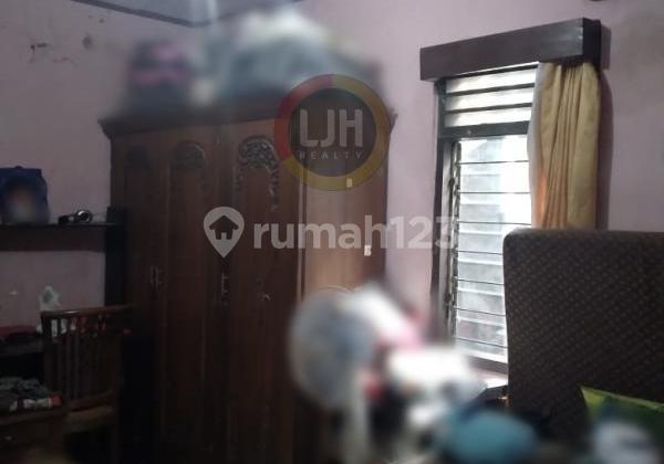 1-Story House in Pulomas East Jakarta Comfortable Neighborhood Negotiable Price 2