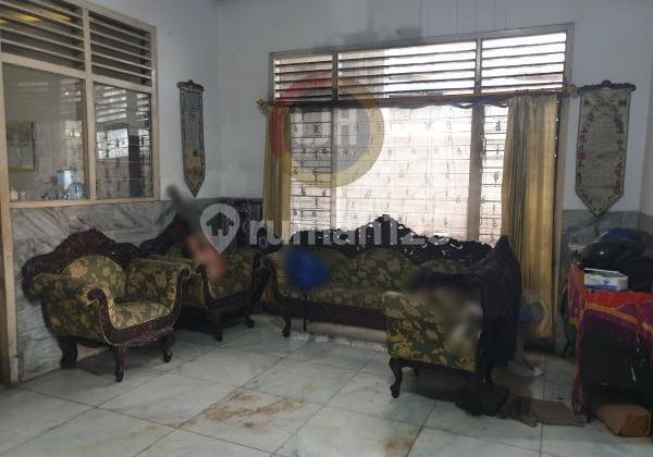 House for sale in Pulomas East Jakarta, Wide Road, Comfortable Neighborhood 2