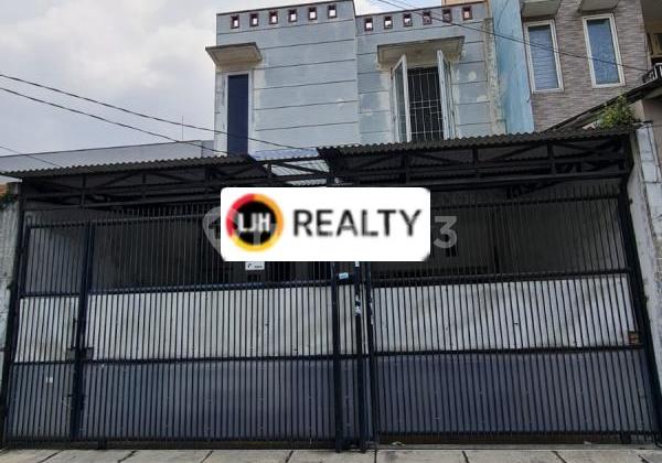Rumah 2 Lantai Sangat Strategis di Senen Jakarta Pusat  1
