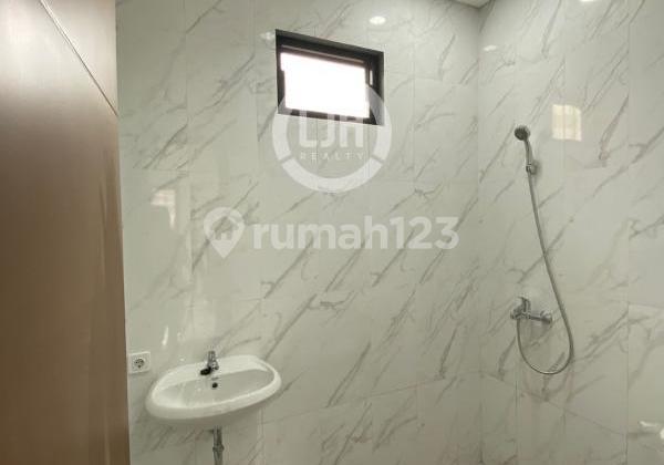 RUMAH MODERN MINIMALIS DI KOMPLEK BEA CUKAI AREA SUKAPURA JAKARTA UTARA 2
