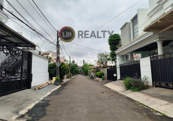 House for Sale in Janur Kuning, Kelapa Gading, North Jakarta 2