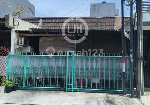 Rumah Dengan Jalan Lebar di Summagung, Kelapa Gading, Jakarta Utara