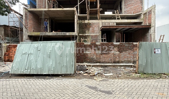 Rumah Gress Mewah Minimalis Pool Pakuwon Indah Vbr Golf Dkt Citraland 2