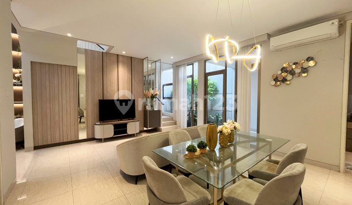 Rumah Minimalis 2 Lt Furnish Pakuwon City Mewah