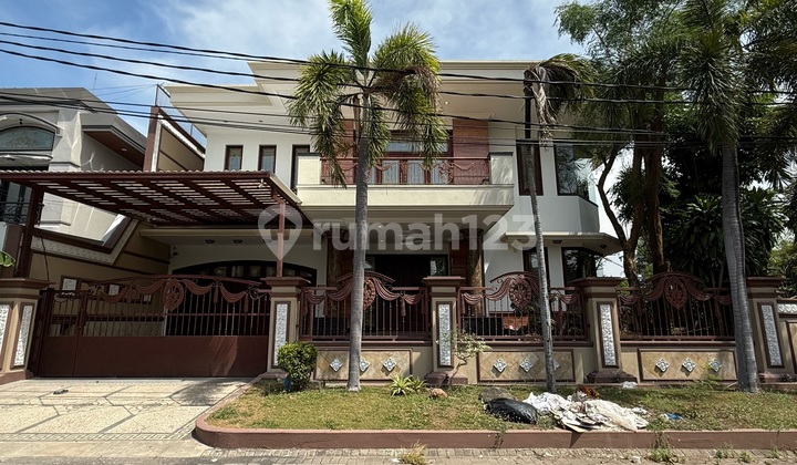 Classic 2-Story Marble Luxury Galaxy Home in Bumi Permai Araya I, Near Pakuwon City Classic 2-Story Marble Luxury Galaxy Home in Bumi Permai Araya I, Near Pakuwon City