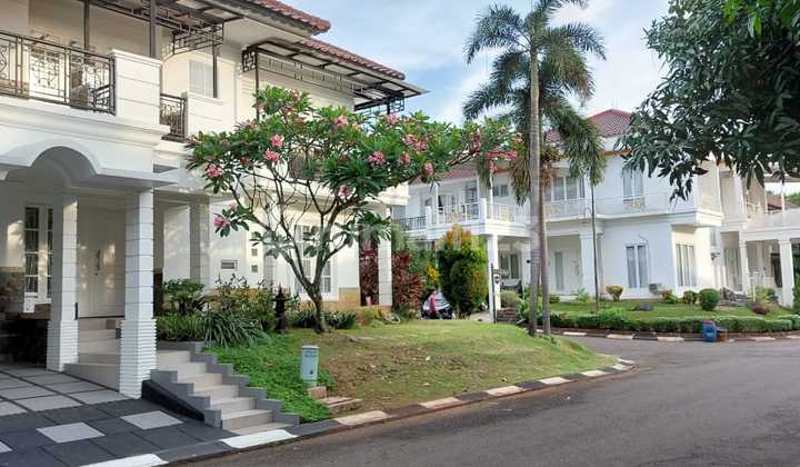 Dijual Rumah Cantik Classic Modern Hook di Legenda Wisata Cibubur - SHM, Furnished, Renovasi 2
