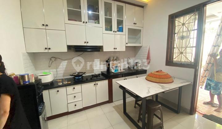 Dijual Rumah Luas Dekat LRT di Puri Sriwedari Cibubur | SHM | Parkir 4 Mobil 2