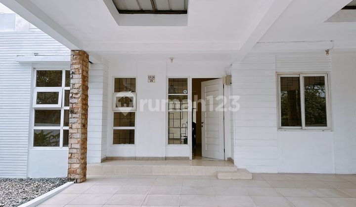 Dijual Rumah Luas di Cibubur Country Cikeas - LT 200 | SHM | 4 KT | Taman Depan Belakang 2