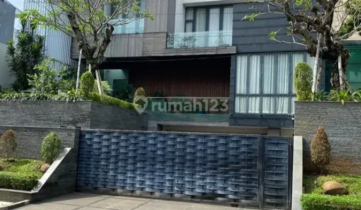 Rumah Mewah di Simprug Golf Dijual 1