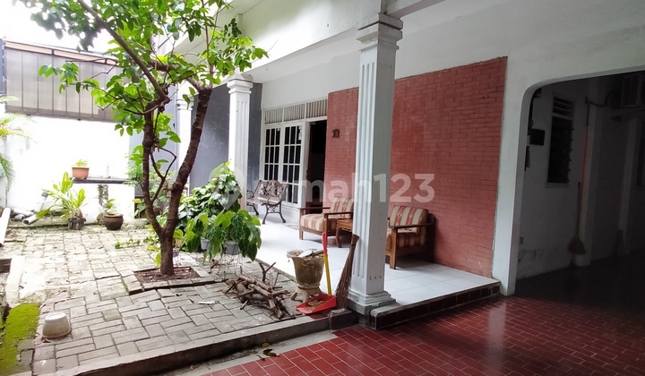 Rumah Hitung Tanah Dekat Akses Tol Desari di Cilandak Jaksel