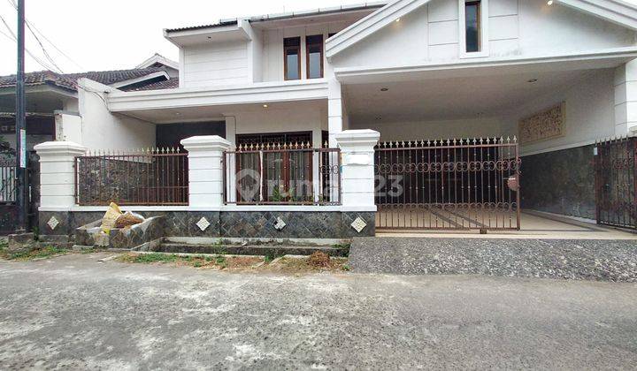 Rumah Cantik Siap Huni Dalam Komplek di Jatiwaringin 1