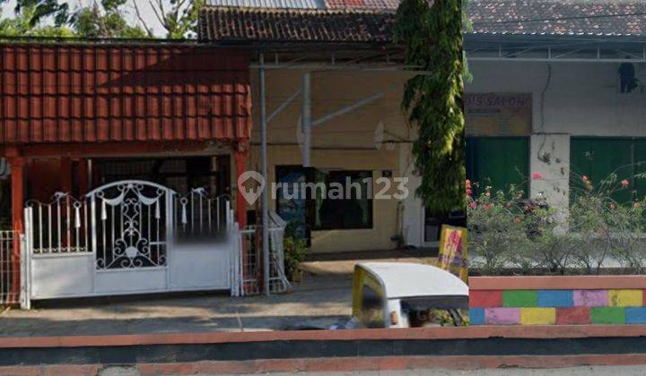 Rumah di tepi Jalan Utama, jl Urip Sumoharjo 1