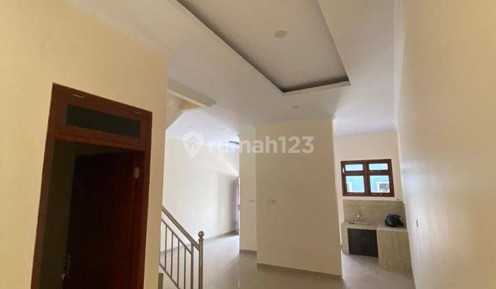 Rumah baru 2 lantai di Pondok Kelapa Jakarta Timur 2